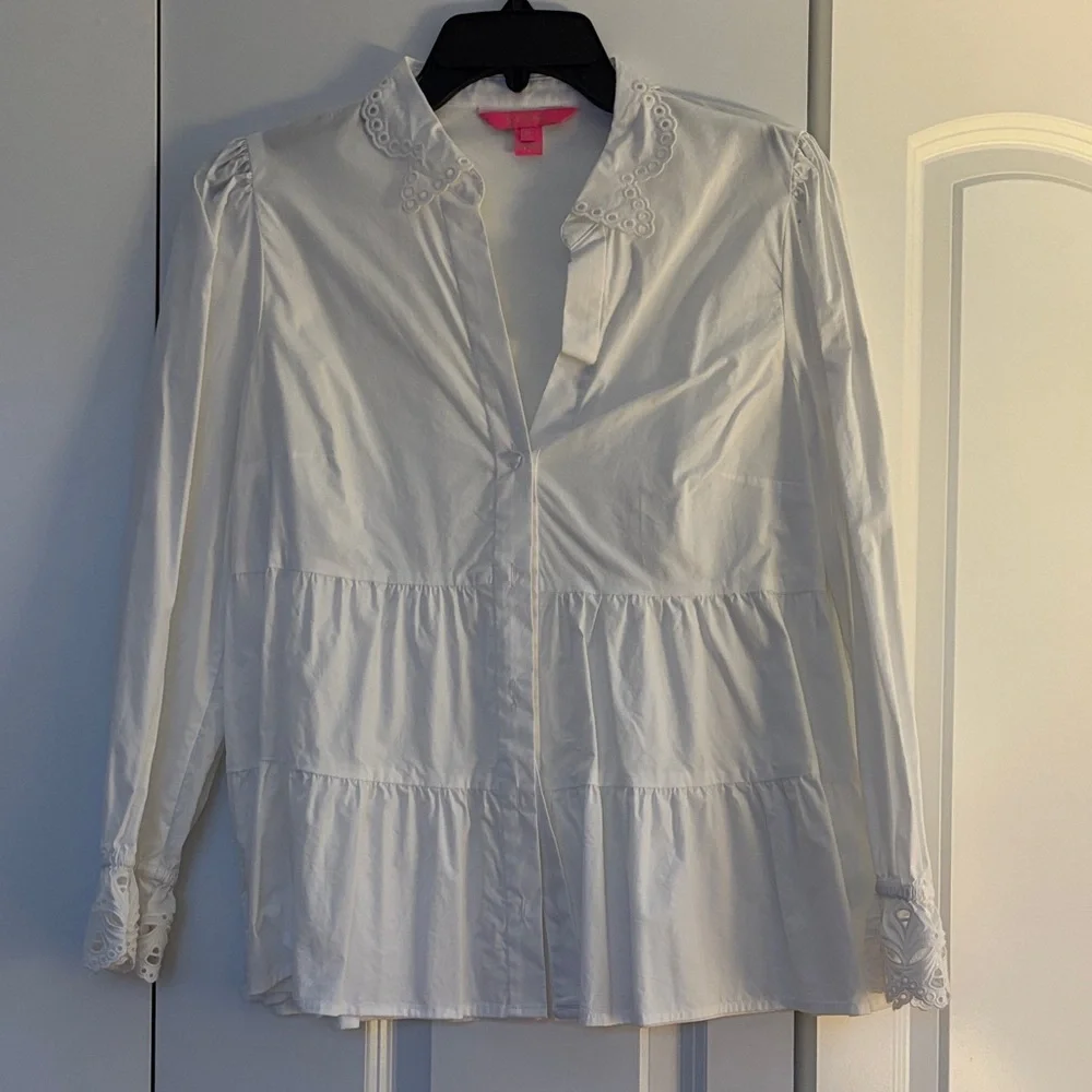 Lilly Pulitzer White Lace Trim Blouse, Medium - Picture 1 of 5